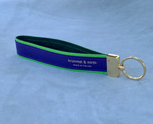 Load image into Gallery viewer, Islamorada Wristlet Keychain Fob